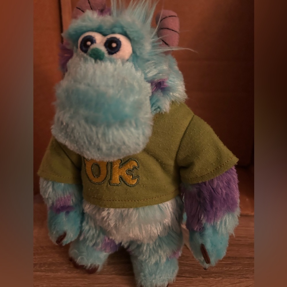 Disney Store Sully Monsters University 8” Plush Wearing OK Fraternity Shirt - Picture 3 of 11